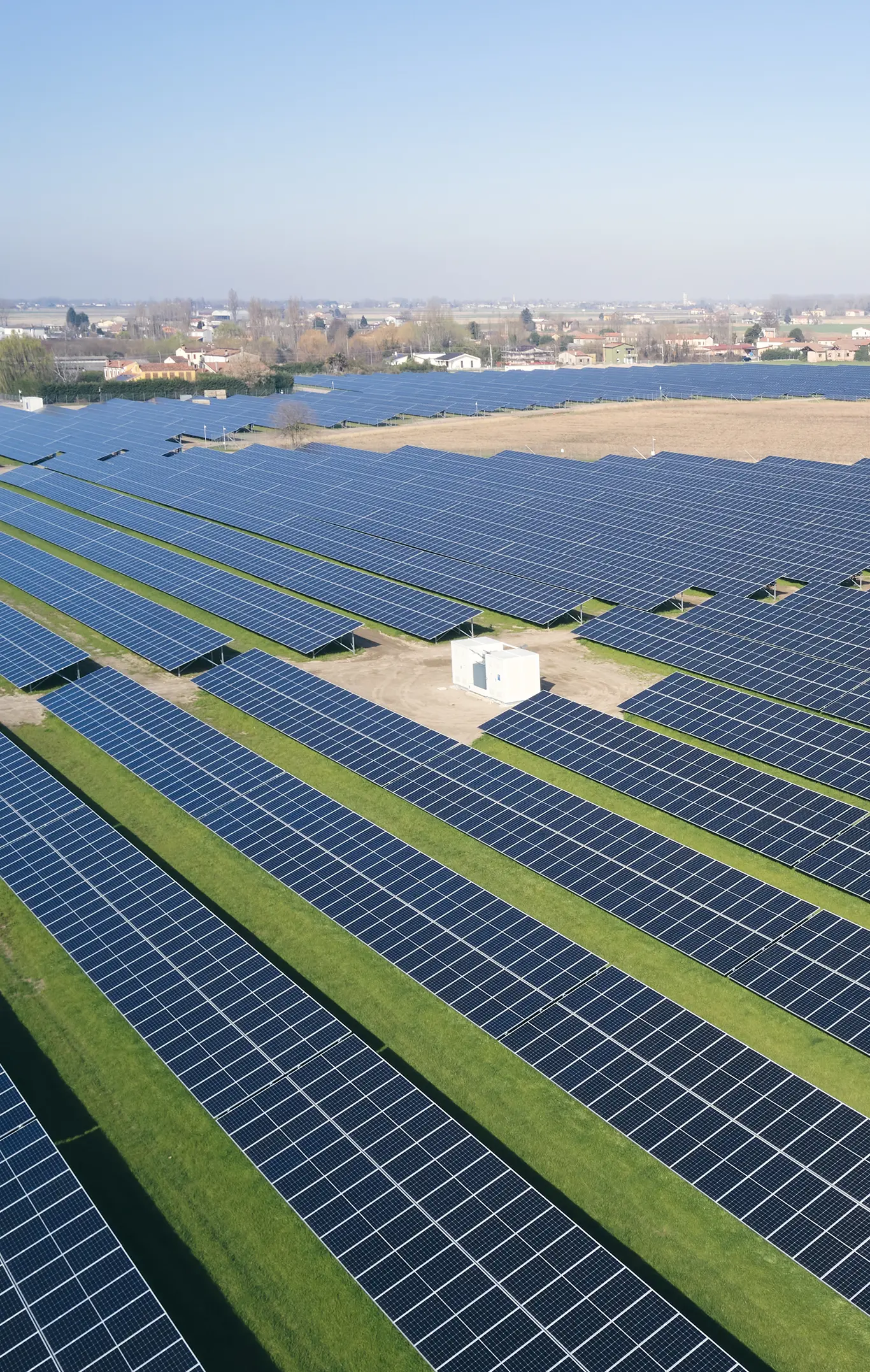 Large photovoltaic system serving a Renewable Energy Community